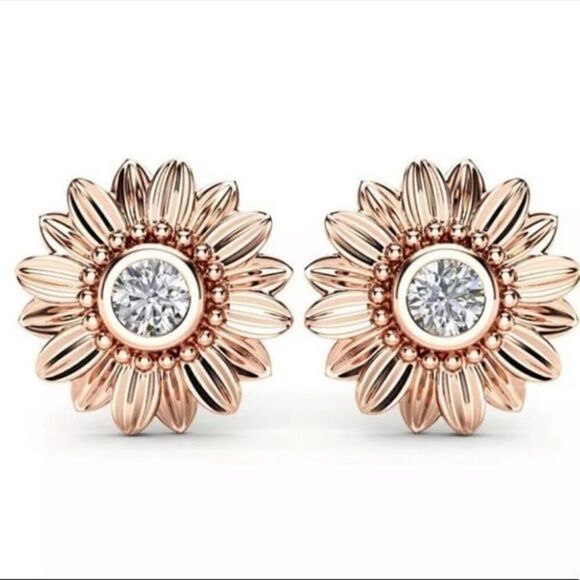 The Dainty Daisy gold and crystal flower stud earrings - Picture 3 of 4
